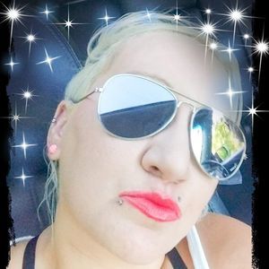 Meet your Posher, Elna